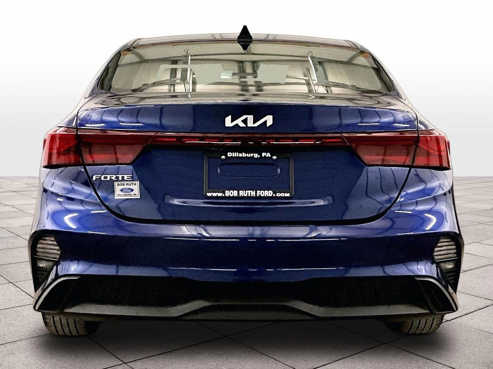 Used 2023 Kia Forte LXS FWD image 4