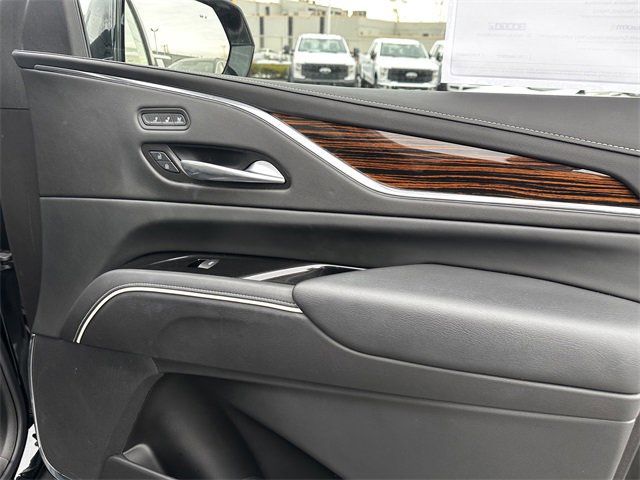 Used 2023 Cadillac Escalade Premium Luxury image 36