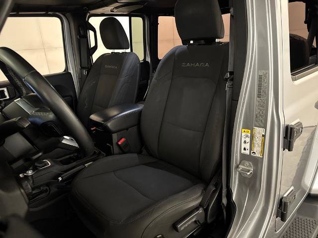 Used 2018 Jeep Wrangler Unlimited Sahara image 17