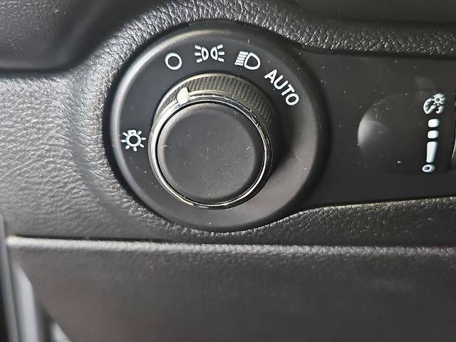 Used 2023 Dodge Durango SXT RWD image 23