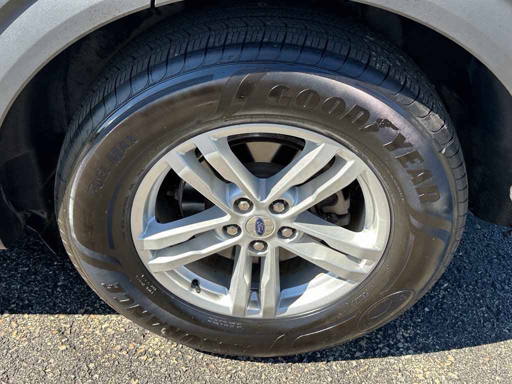 Certified 2023 Ford Explorer XLT w/ Equipment Group 202A AWD/4WD image 6