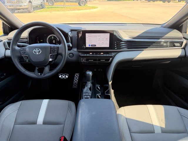 Used 2025 Toyota Camry SE w/ Convenience Package FWD image 24