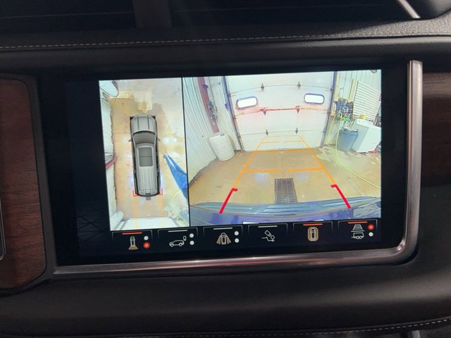 Used 2024 GMC Yukon Denali Ultimate AWD/4WD image 9