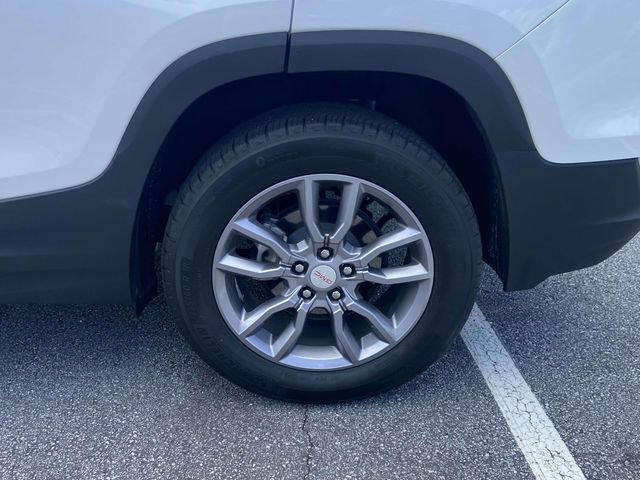 Used 2023 GMC Terrain SLT w/ Tech Package FWD image 9