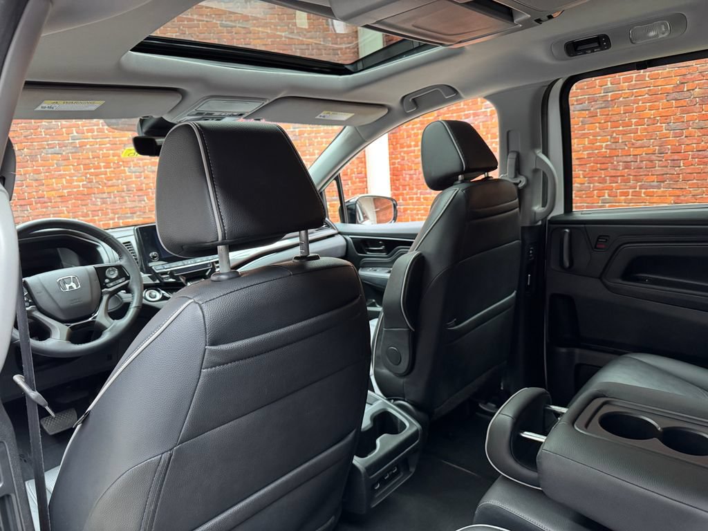 Used 2023 Honda Odyssey Elite image 26