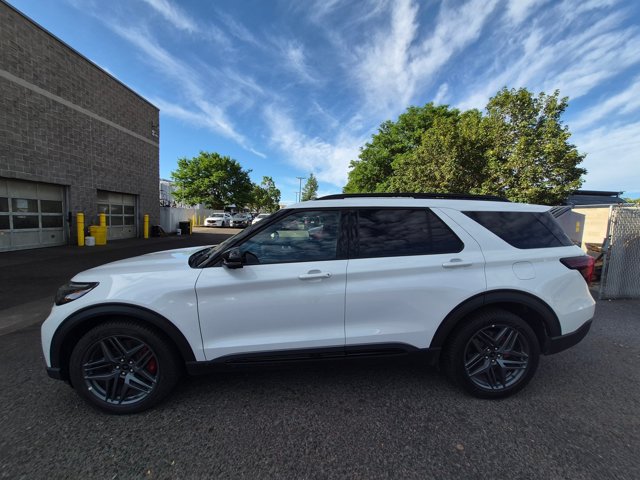 Certified 2025 Ford Explorer ST AWD/4WD image 8