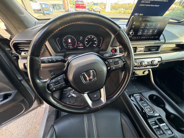 Used 2025 Honda Pilot TrailSport image 16
