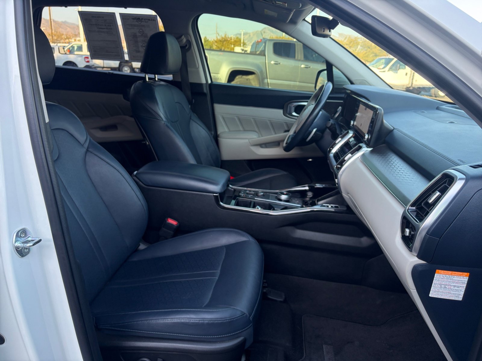 Used 2024 Kia Sorento SX Prestige AWD/4WD image 33