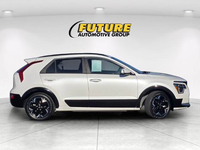 Used 2023 Kia Niro Wave FWD image 3