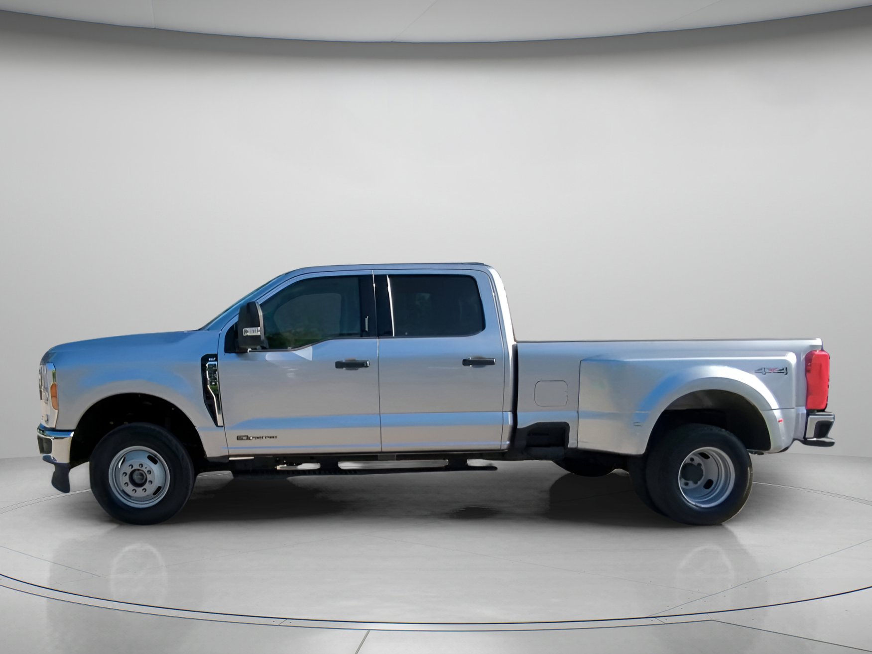 Certified 2024 Ford F350 XLT AWD/4WD image 16