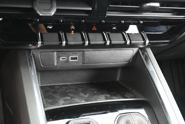 Used 2026 GMC Canyon Elevation RWD image 24