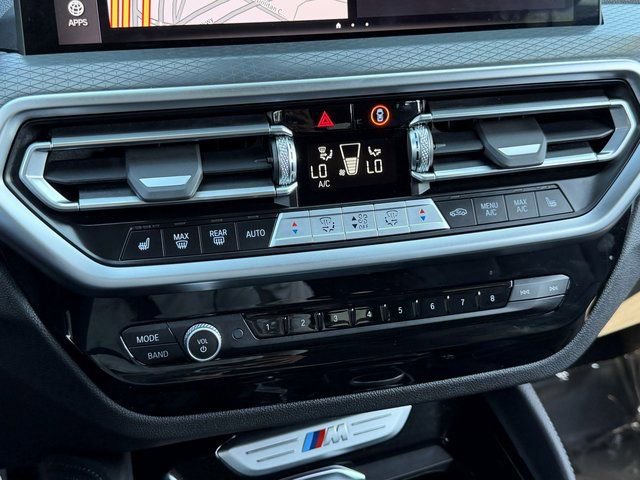 Used 2025 BMW X4 M40i AWD/4WD image 30