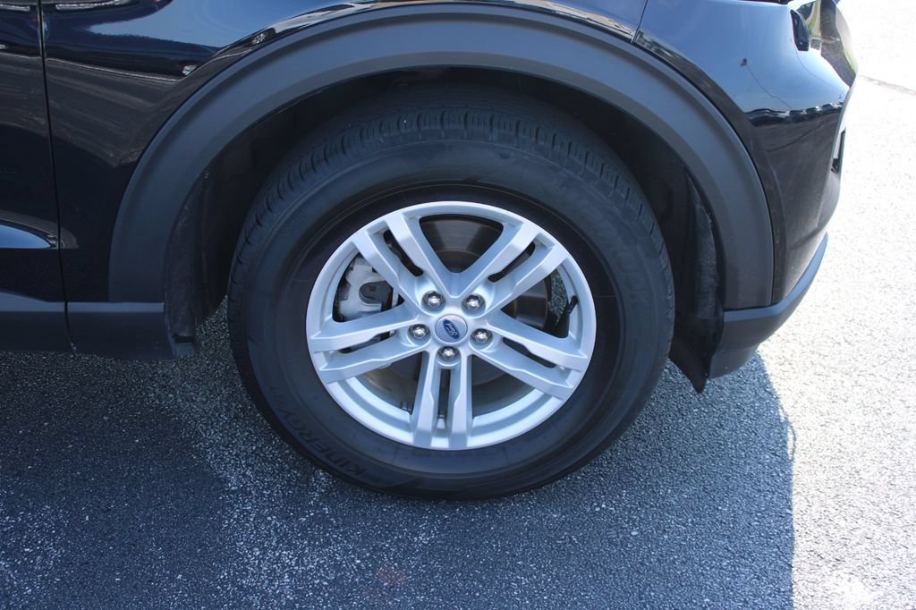 Certified 2024 Ford Explorer XLT w/ Equipment Group 202A AWD/4WD image 18