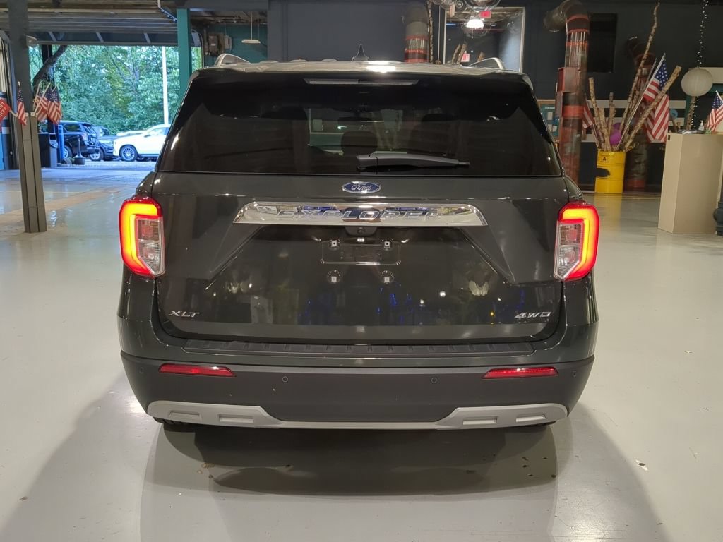 Certified 2023 Ford Explorer XLT w/ Equipment Group 202A AWD/4WD image 8
