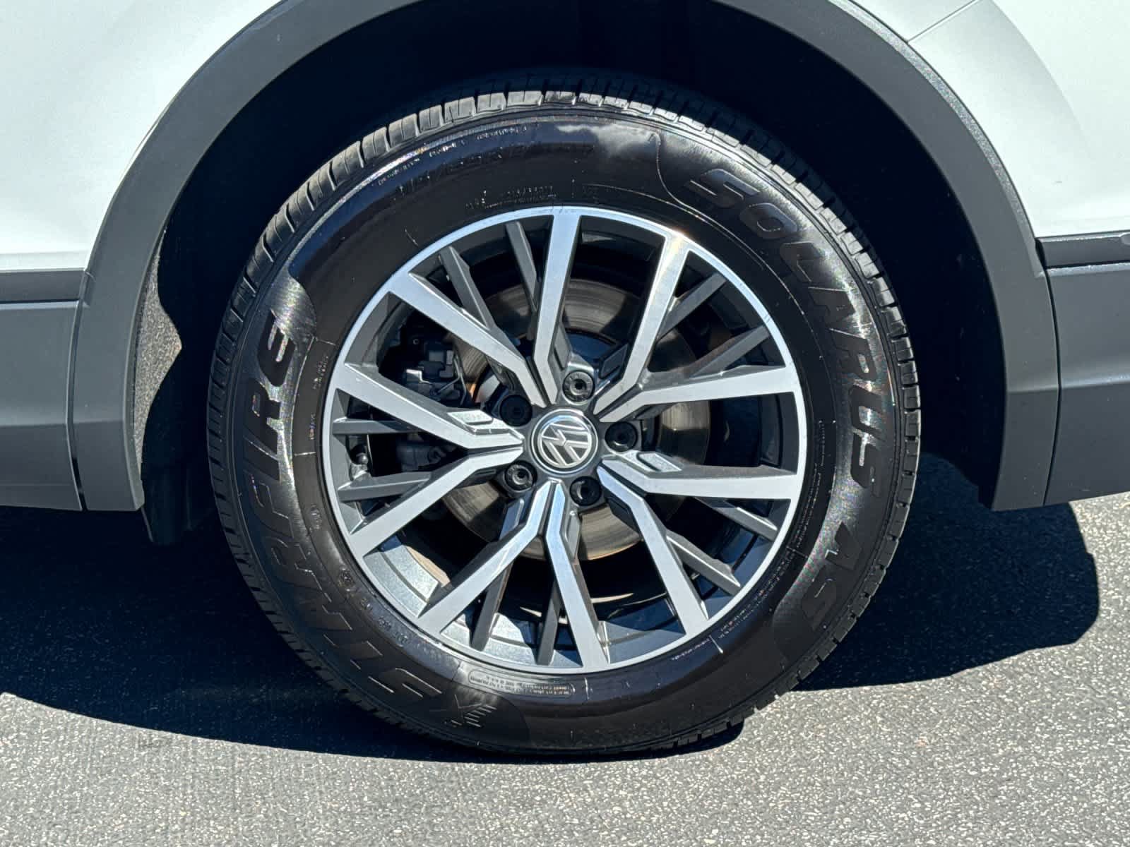Used 2019 Volkswagen Tiguan SE w/ Panoramic Sunroof Package FWD image 28