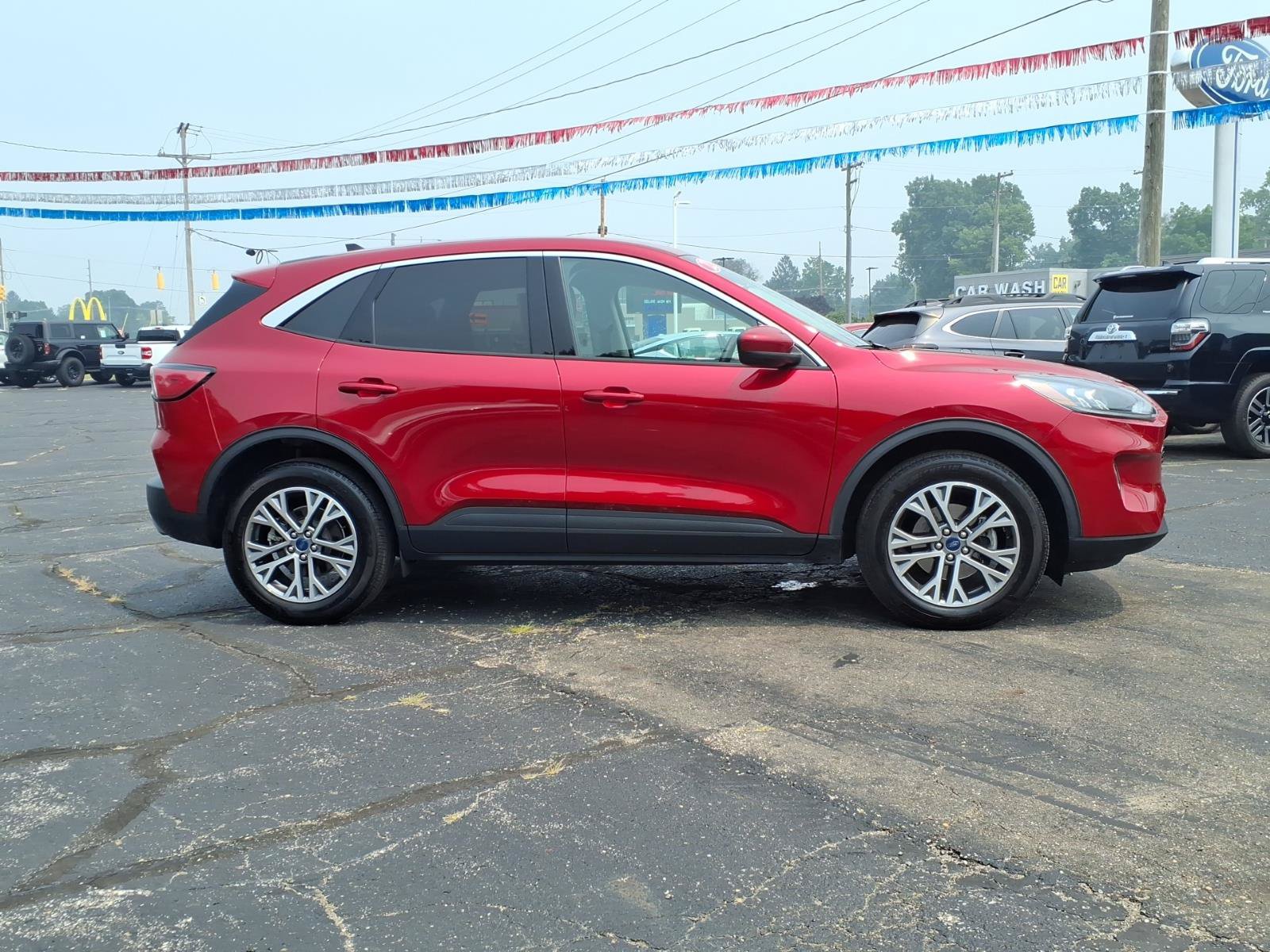 Certified 2022 Ford Escape SEL w/ Technology Package AWD/4WD image 17