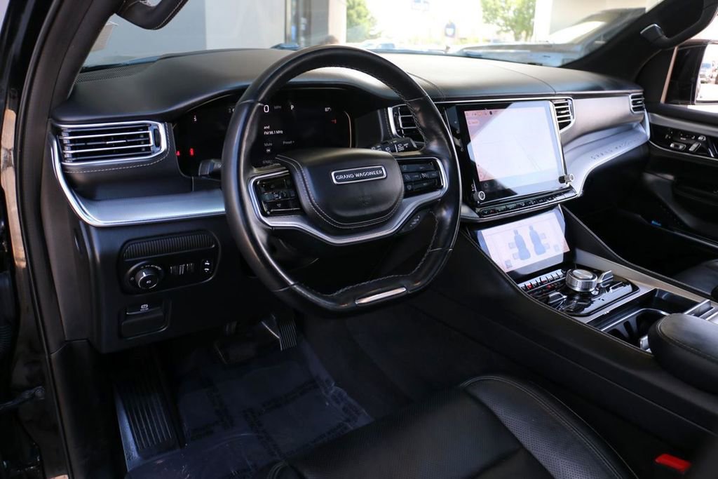 Used 2022 Jeep Grand Wagoneer Series II AWD/4WD image 18
