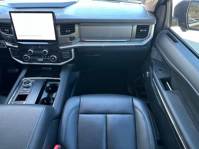 Certified 2022 Ford Expedition Max XLT image 12