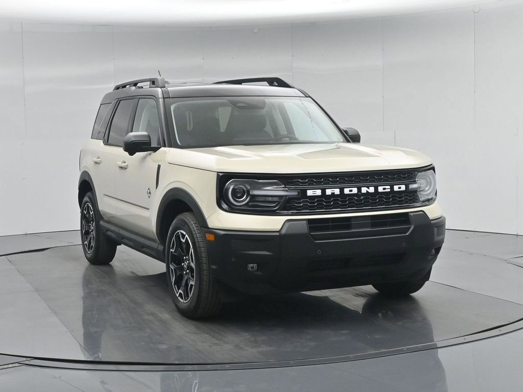 Certified 2025 Ford Bronco Sport Outer Banks w/ Outer Banks Tech Package+ AWD/4WD image 59