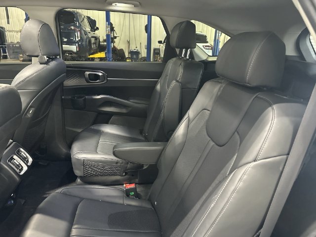 Used 2024 Kia Sorento EX w/ Panoramic Sunroof Package AWD/4WD image 30