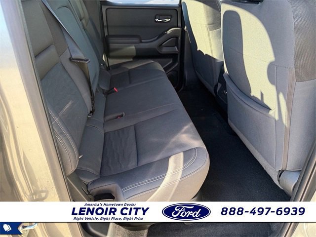 Used 2023 Nissan Frontier SV w/ Midnight Edition Package image 12