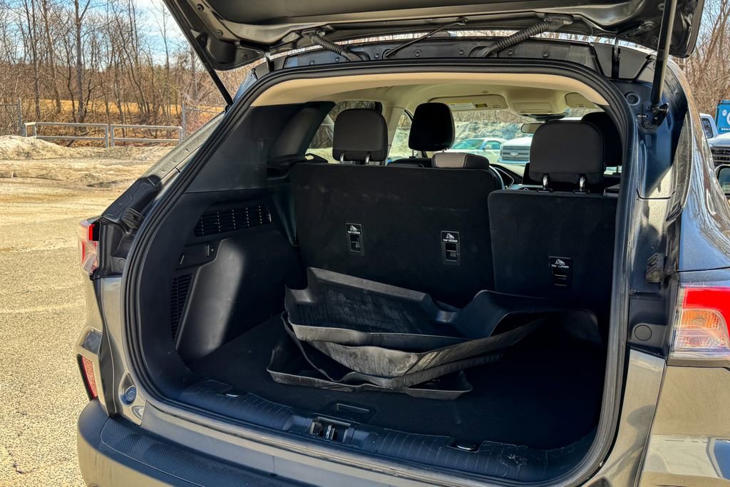 Certified 2020 Ford Escape SE image 17