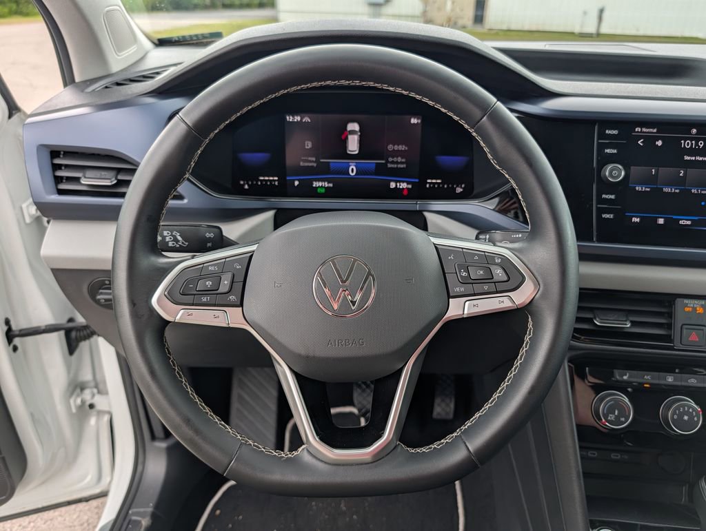 Used 2023 Volkswagen Taos SE AWD/4WD image 7