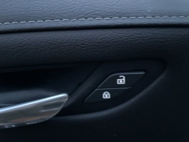 Used 2019 Cadillac XT4 Luxury w/ Cold Weather Package image 19