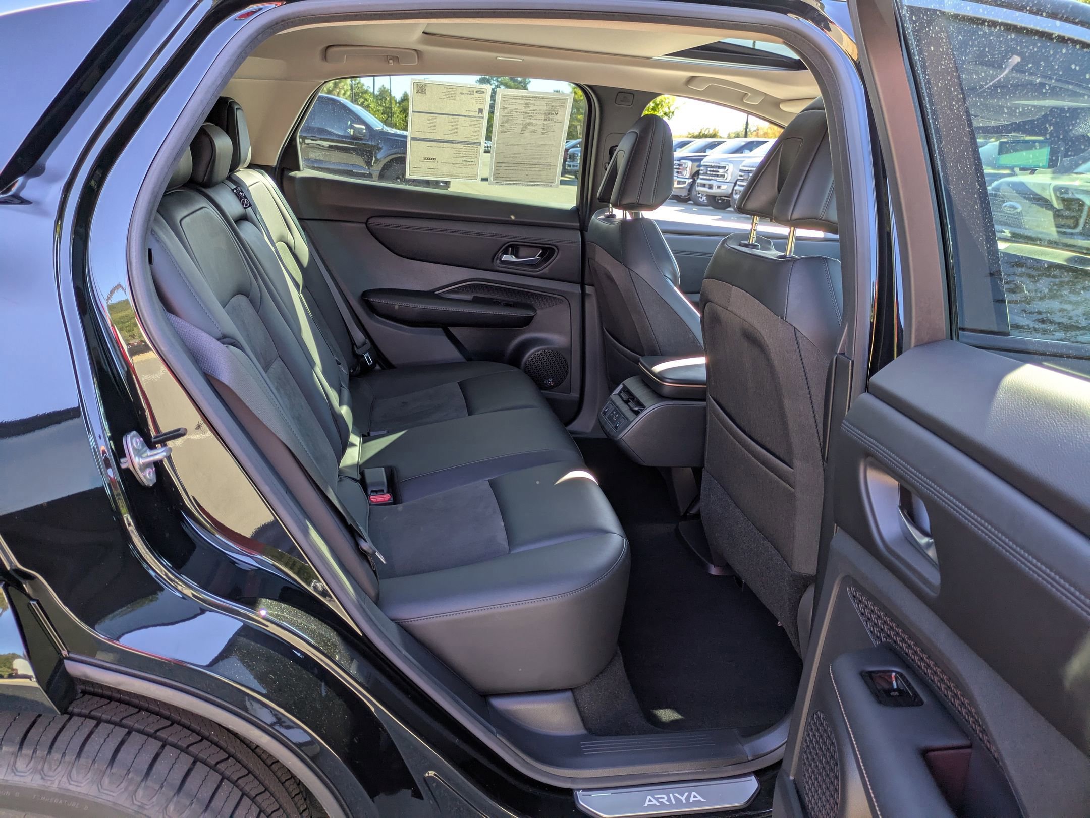 Used 2023 Nissan Ariya FWD image 35