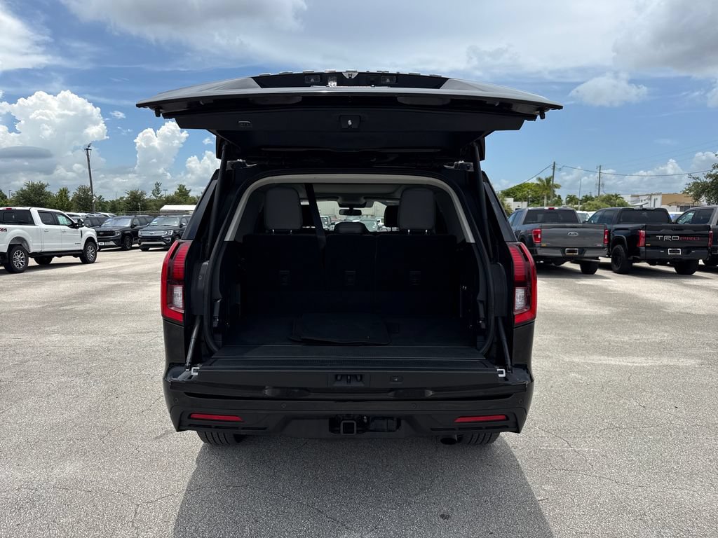 Certified 2025 Ford Expedition Active RWD image 33