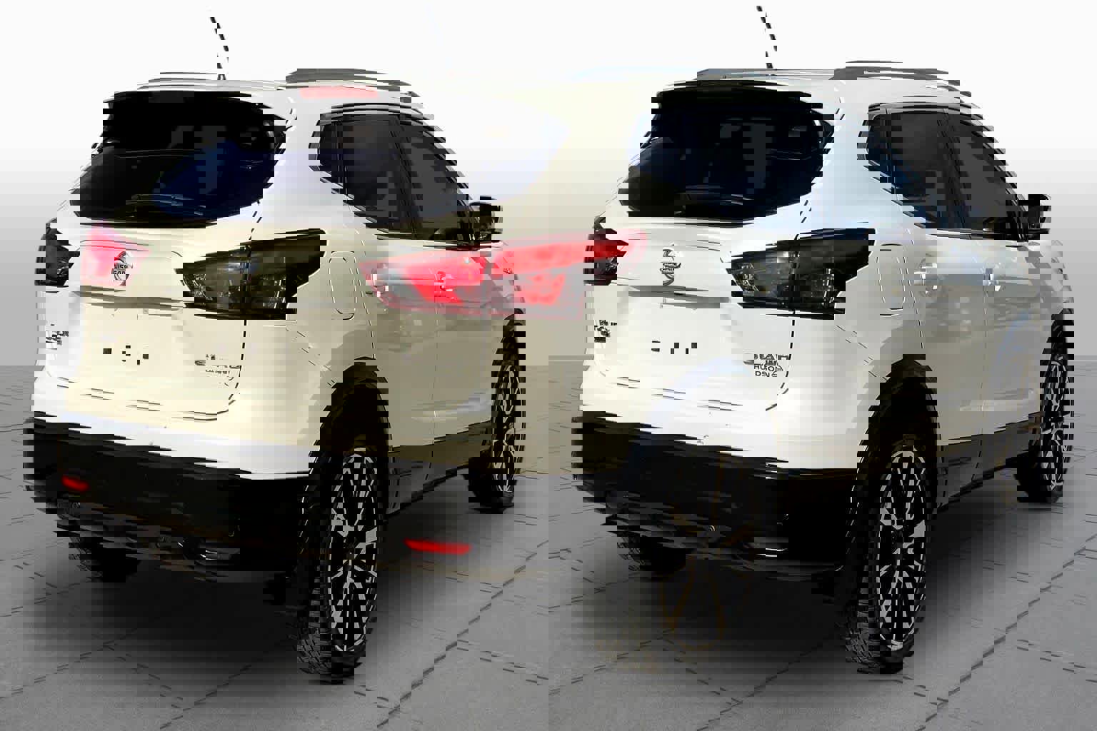 Used 2019 Nissan Rogue Sport SL w/ Premium Package image 4