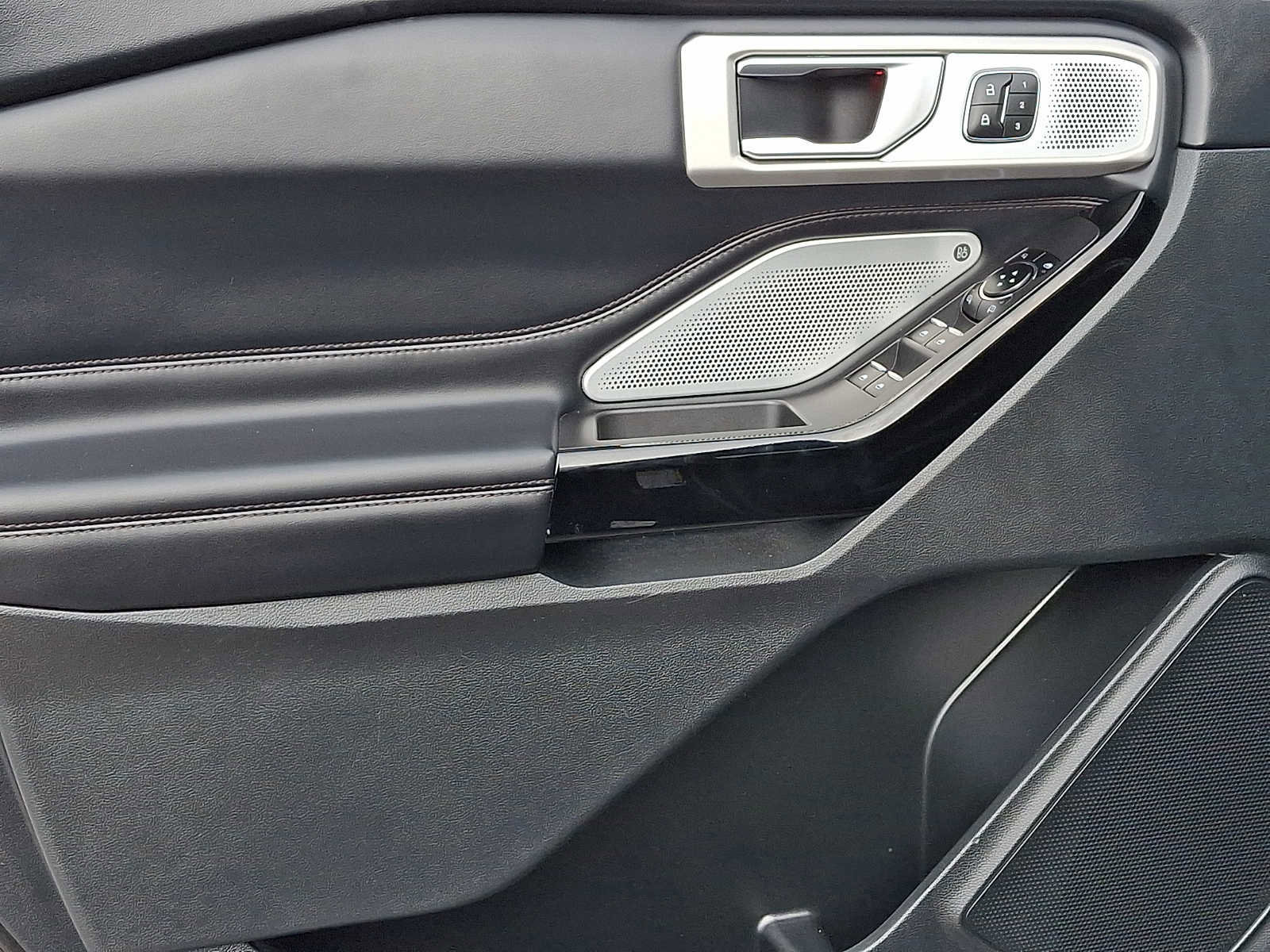 Certified 2023 Ford Explorer Platinum w/ Technology Package image 13