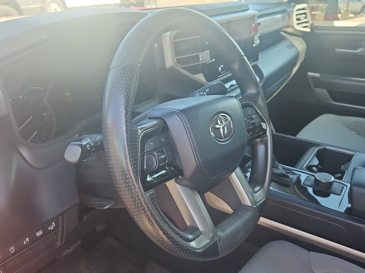 Used 2022 Toyota Tundra SR5 w/ Convenience Package image 6