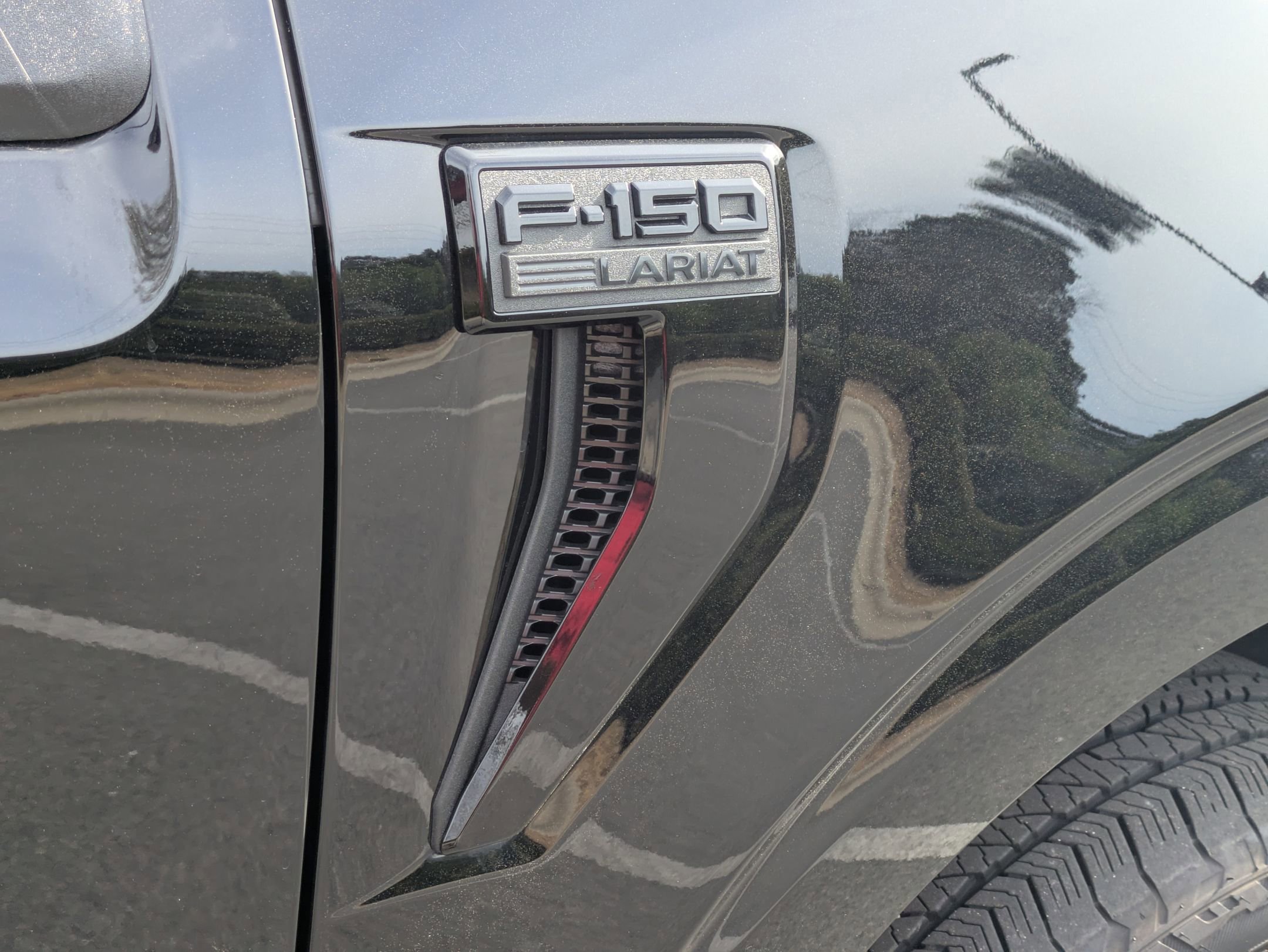 Certified 2024 Ford F150 Lariat w/ Equipment Group 502A High image 46