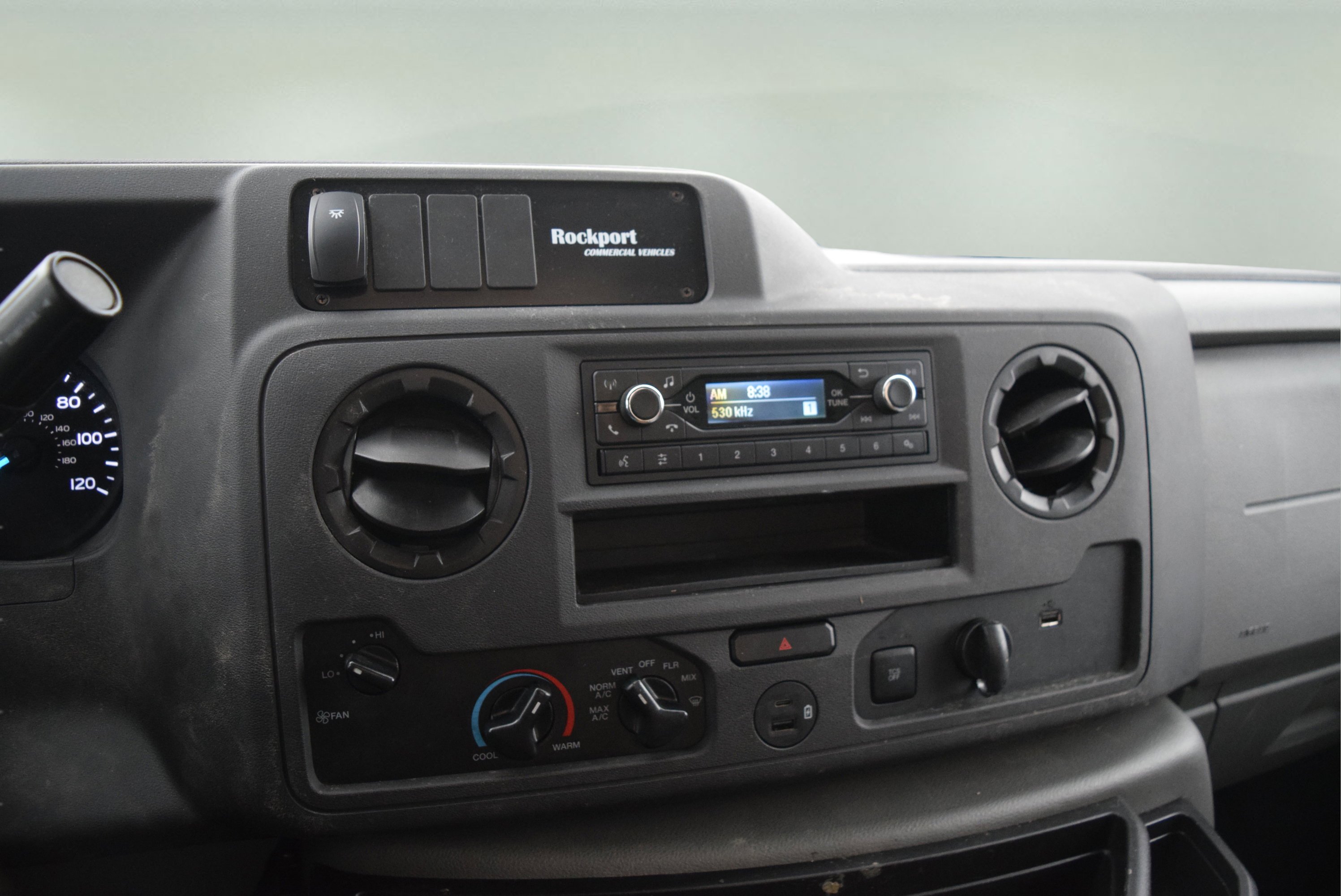 Certified 2023 Ford E-450 and Econoline 450 Super Duty w/ Power Windows & Locks Group image 11