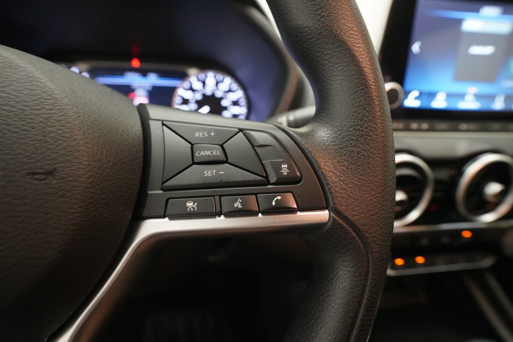 Used 2025 Nissan Sentra SV FWD image 18