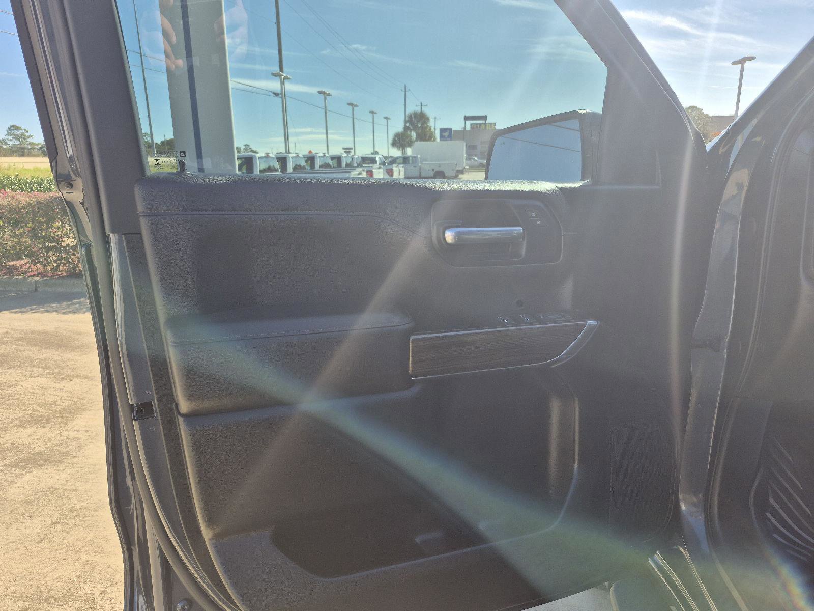 Used 2022 Chevrolet Silverado 1500 LT Trail Boss w/ Safety Package image 11