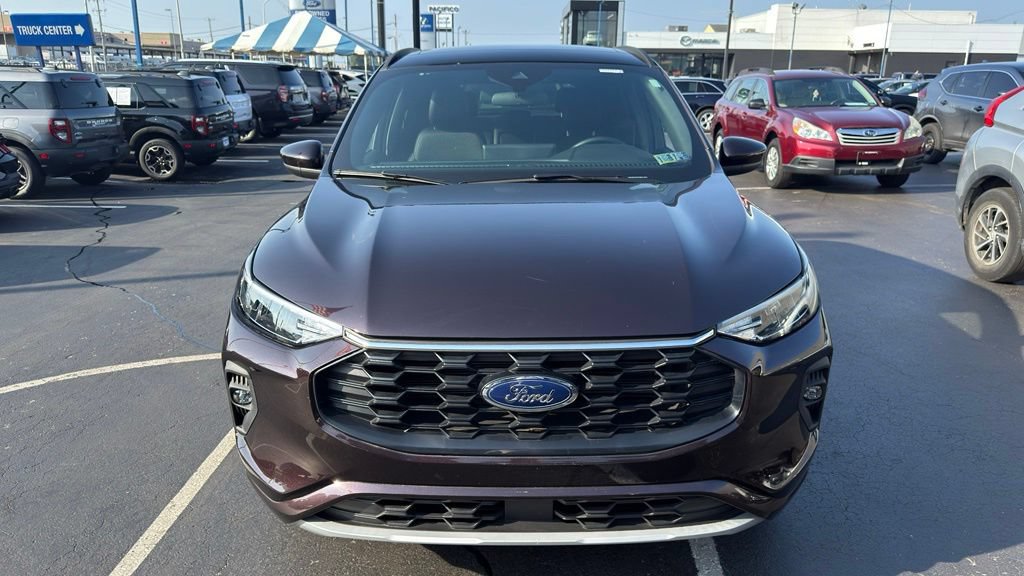 Certified 2023 Ford Escape ST-Line Select w/ Tech Pack #1 AWD/4WD image 3