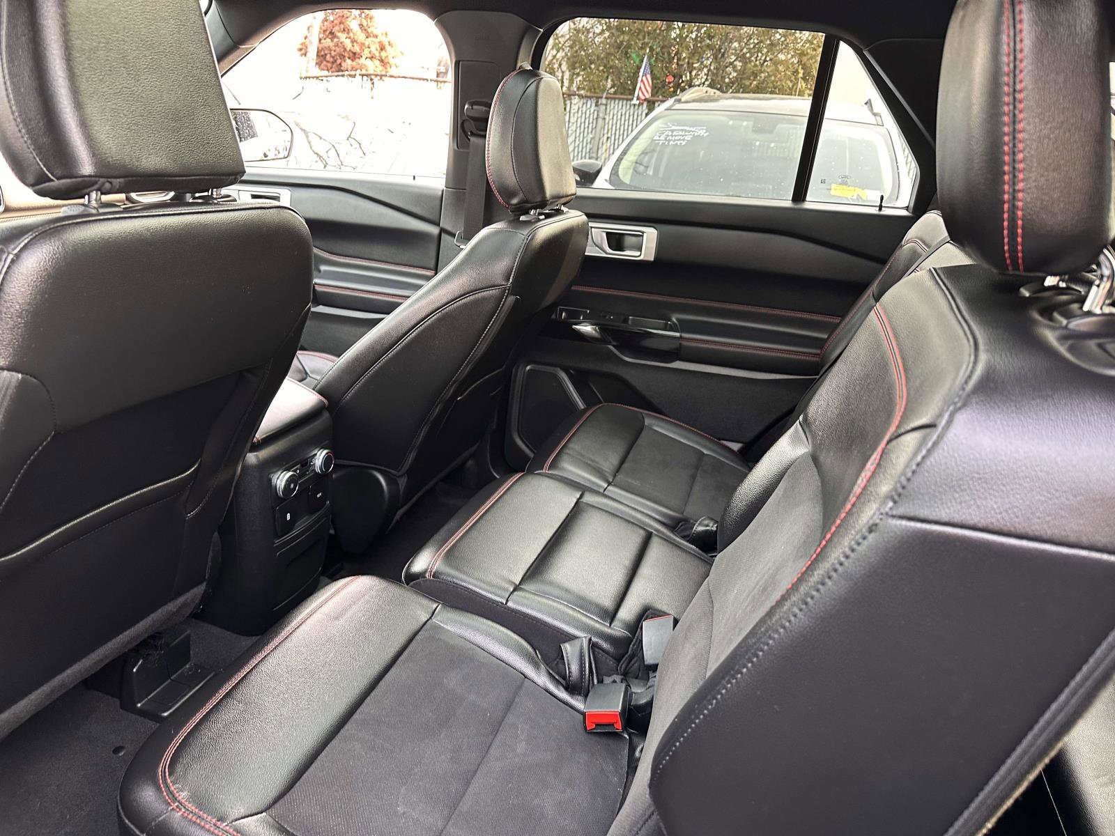 Certified 2022 Ford Explorer ST-Line image 13