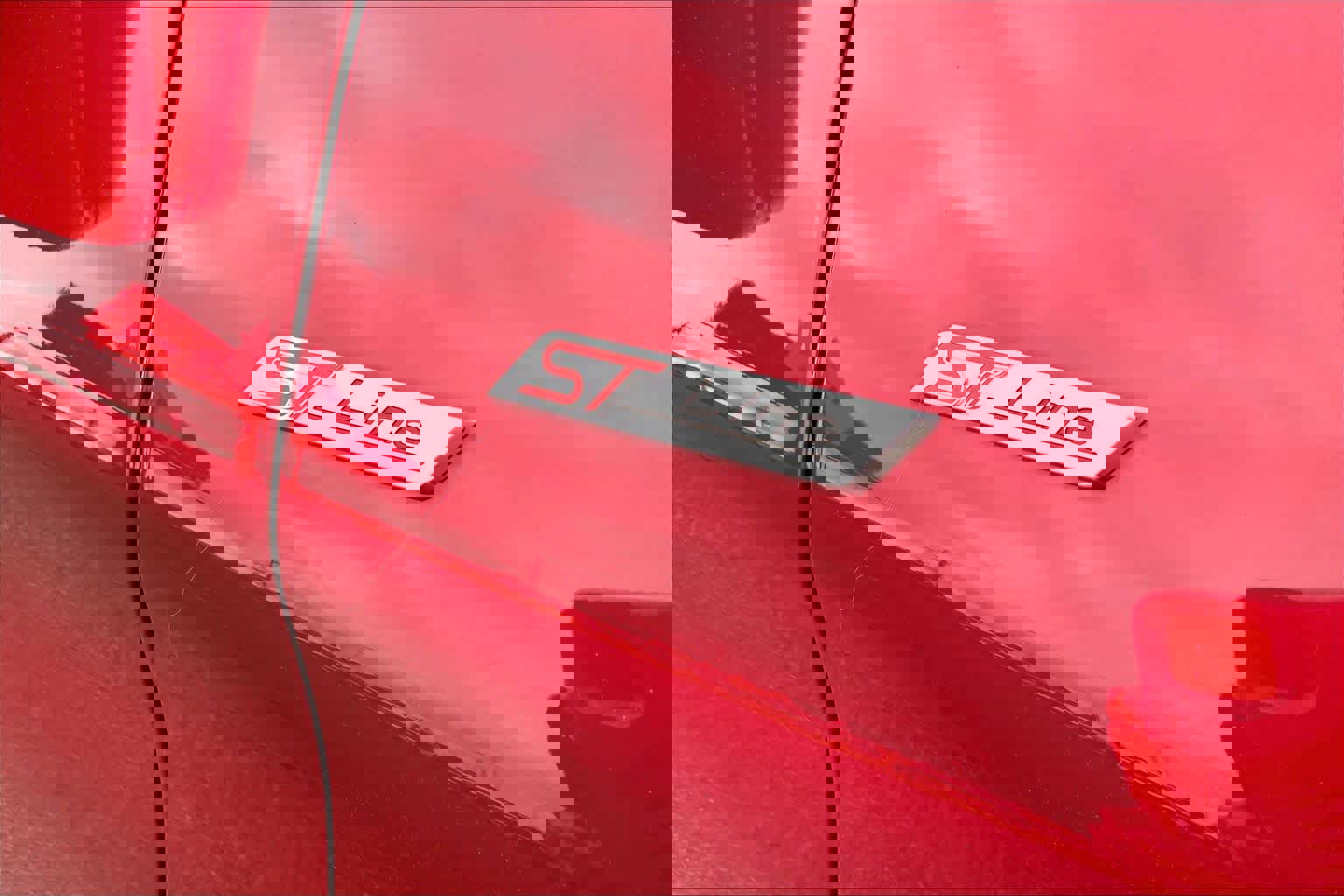 Certified 2025 Ford Explorer ST-Line w/ Premium Package image 12