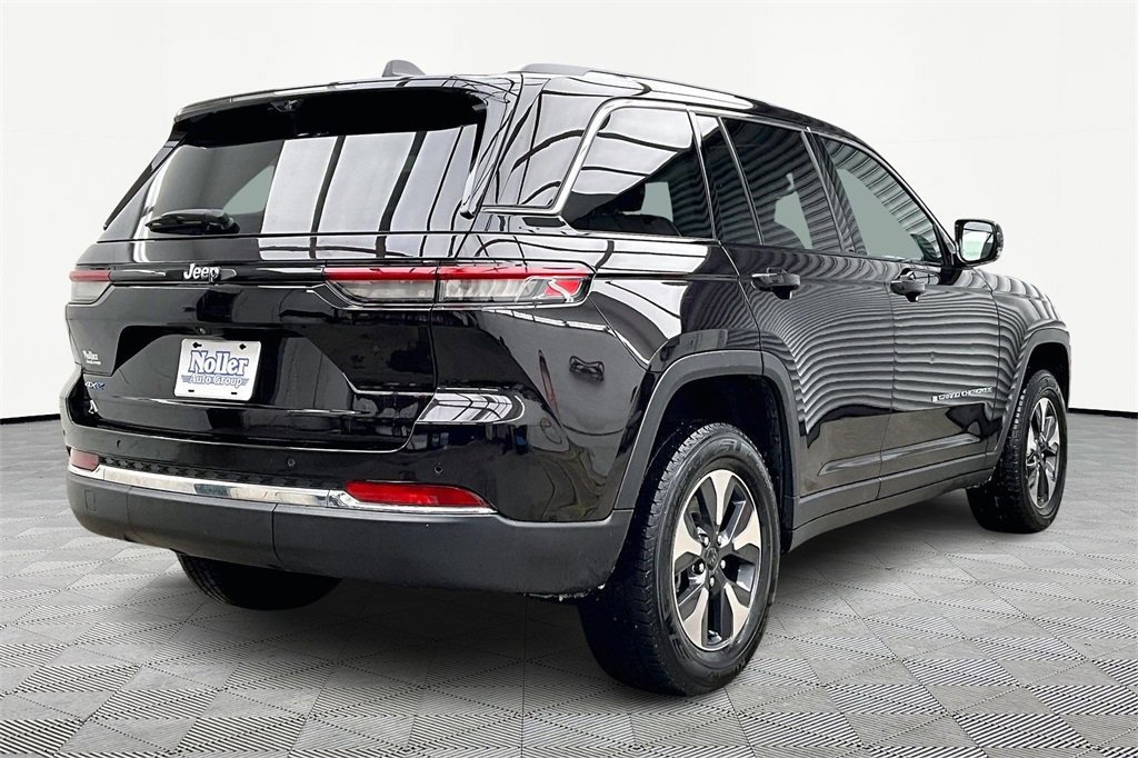 Used 2022 Jeep Grand Cherokee Limited 4xe w/ Luxury Tech Group II image 4