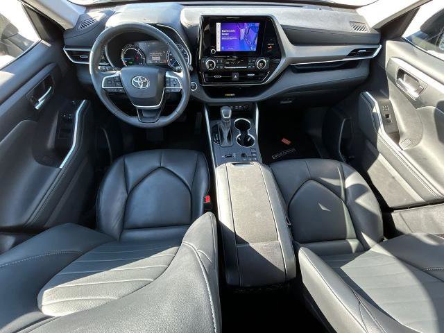 Used 2024 Toyota Highlander XLE image 28