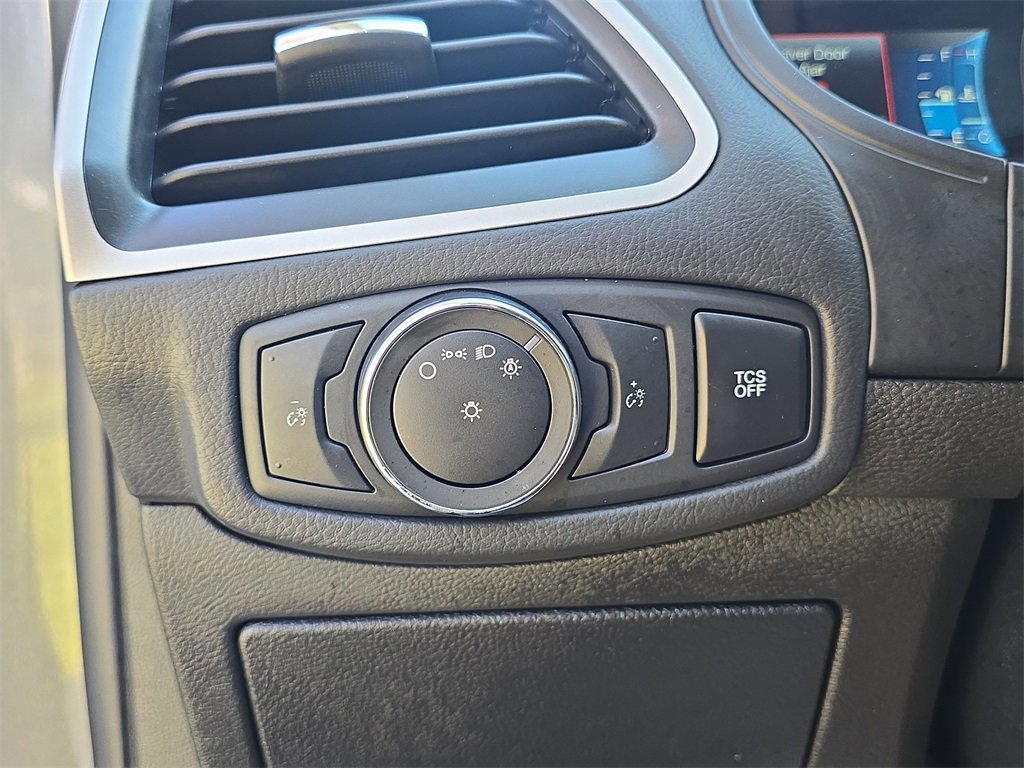 Certified 2022 Ford Edge SE w/ Black Appearance Package image 25