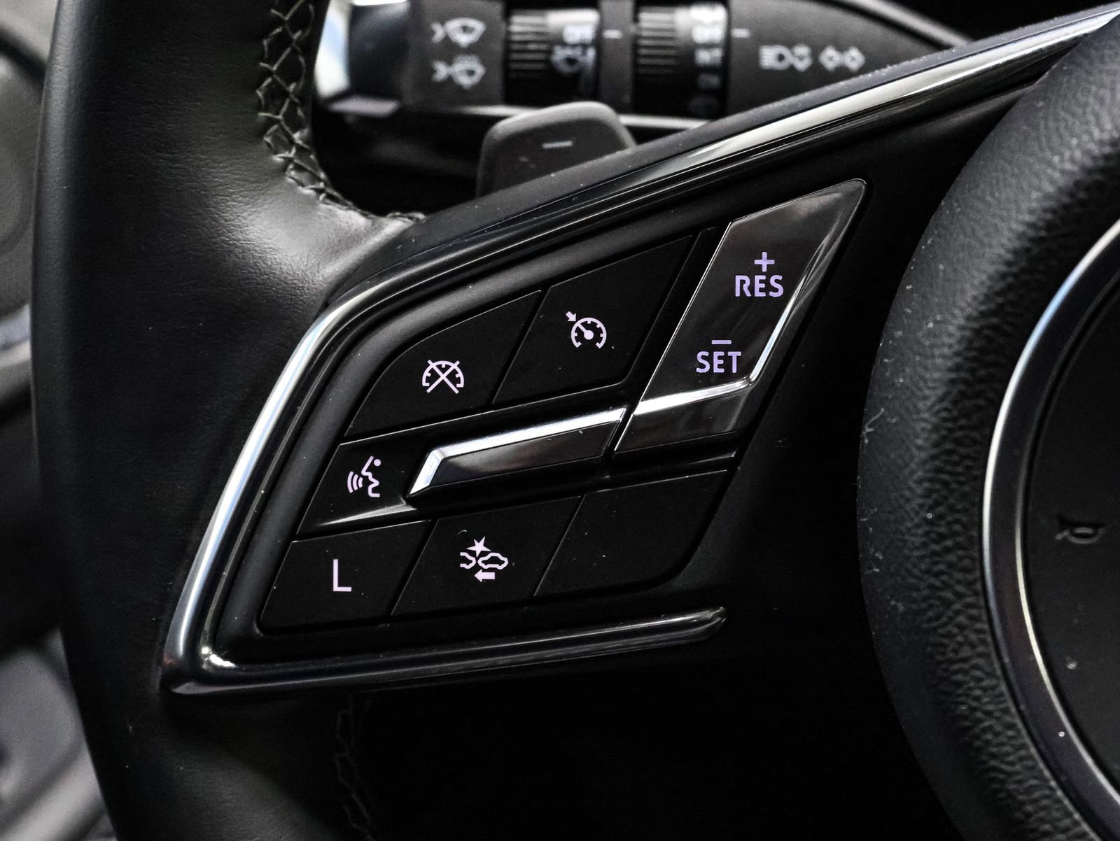 Used 2025 Buick Enclave Avenir w/ Trailering Package, 5000 lbs. AWD/4WD image 35