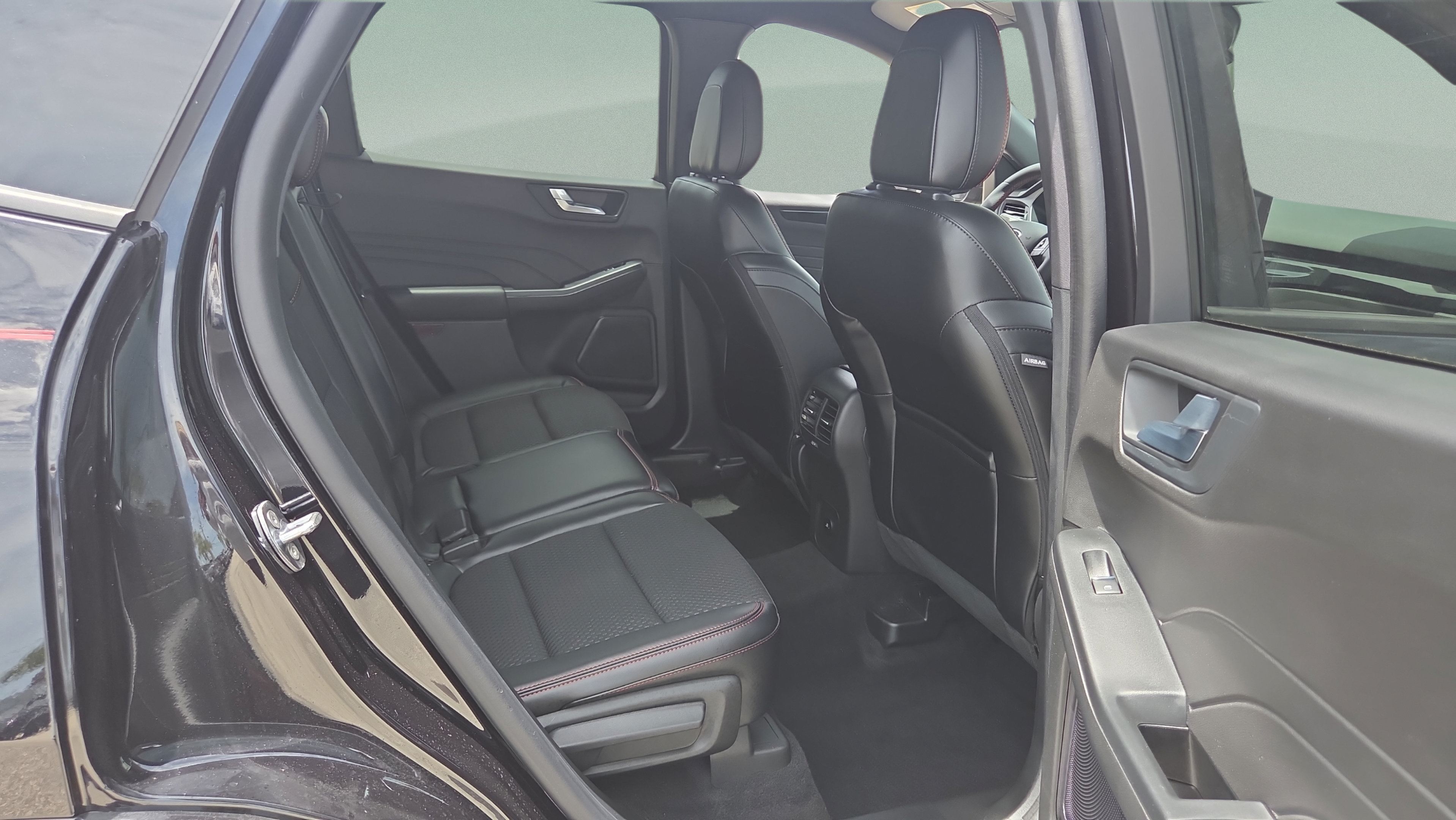 Certified 2023 Ford Escape ST-Line w/ Tech Pack #1 FWD image 15