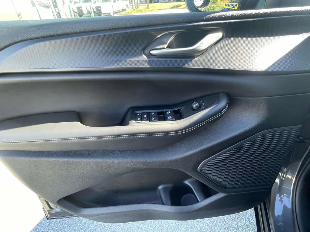 Used 2024 Jeep Grand Cherokee L Laredo image 16