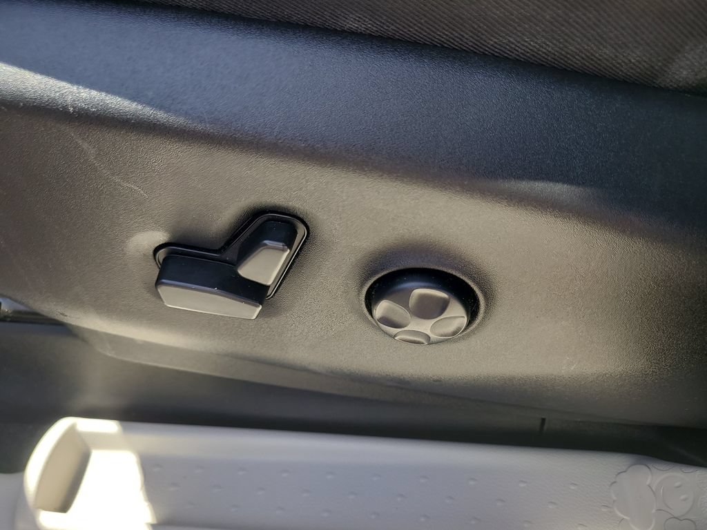Used 2022 Chrysler Pacifica Touring-L w/ Uconnect Theater Family Group FWD image 20
