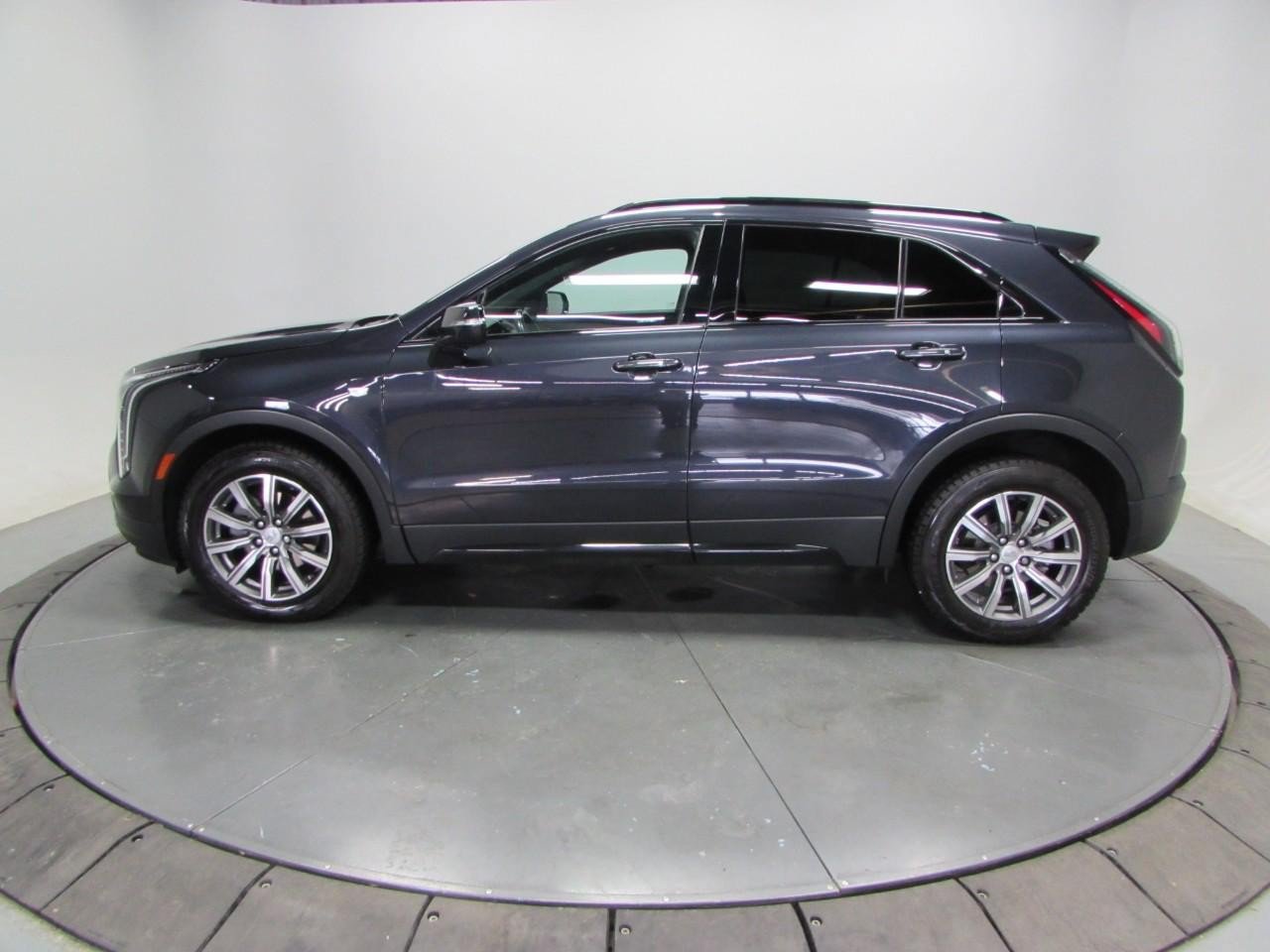Used 2023 Cadillac XT4 Sport w/ Cold Weather Package AWD/4WD image 4