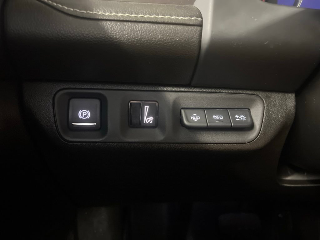 Used 2020 GMC Acadia Denali w/ Technology Package FWD image 21