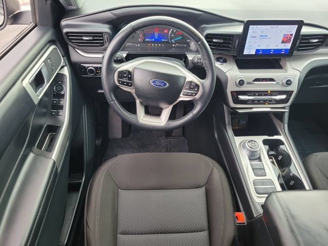 Certified 2023 Ford Explorer XLT RWD image 7
